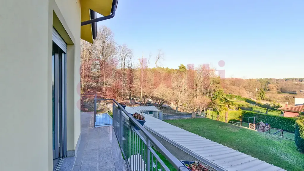 Aed - Modern Villa with Garden in Cantù