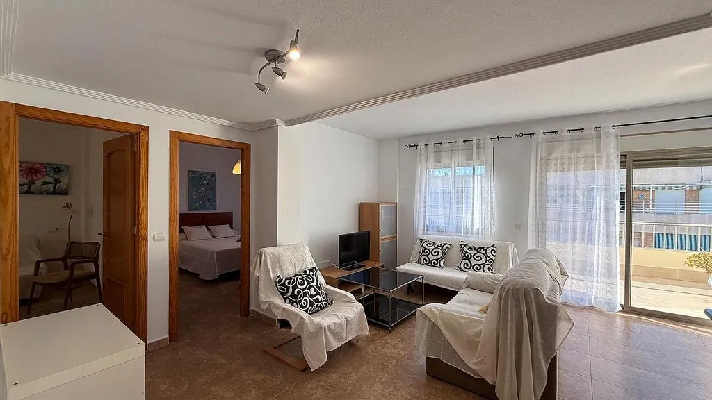 Elutuba - North-Facing Loft with Balcony in Torrevieja Centre