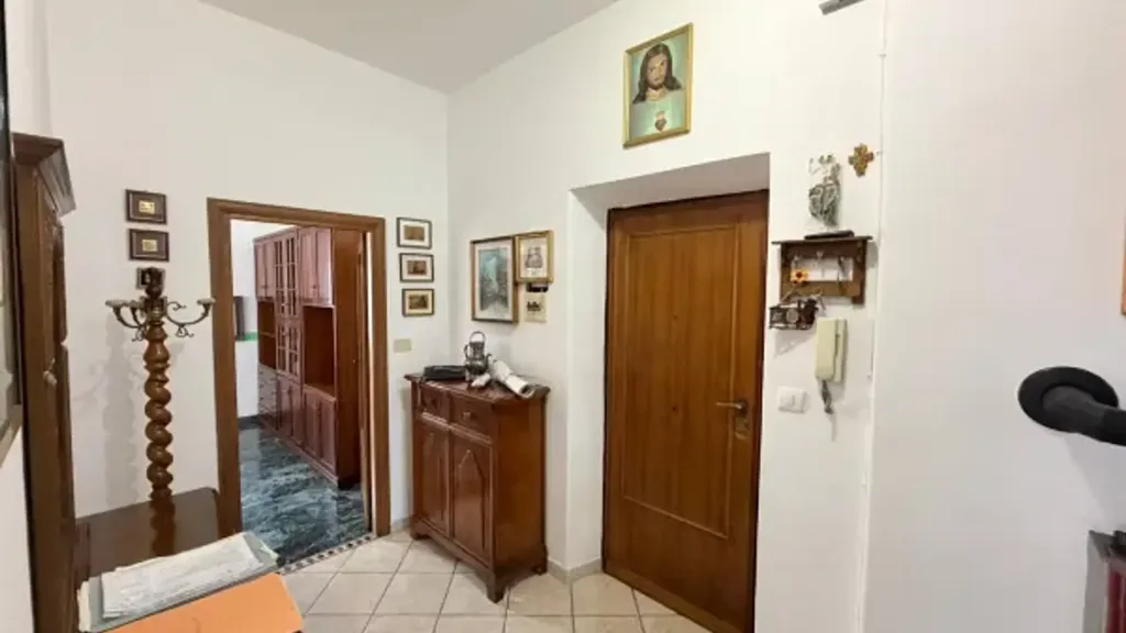 Entrée - Bright Trilocale with Balcony in Civitavecchia