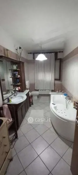 Salles de bain - Two-Storey House with Balcony in Taglio di Po