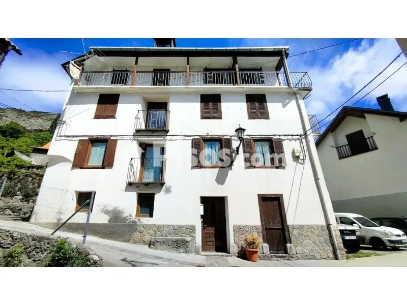 Välivaade - Spacious House with Mountain Views in Sin