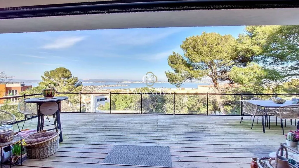 Terrass - Villa with Sea View on Mont Saint-Clair, Sète