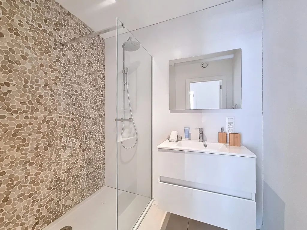 Salles de bain - Appartement Neuf avec Terrasse au Centre de Ciney