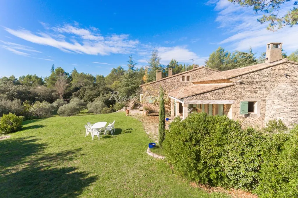 Välivaade - House with Pool and Luberon View in Cabrières-d'Avignon