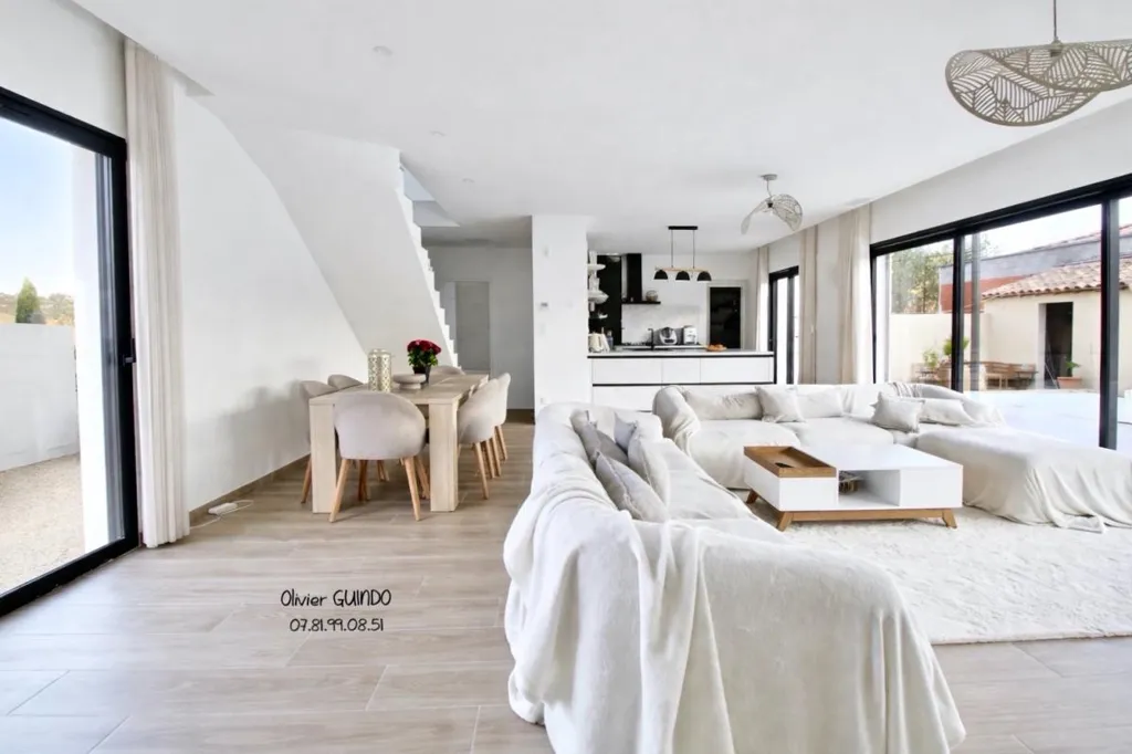 Elutuba - Contemporary Villa with Pool in Clermont-l'Hérault