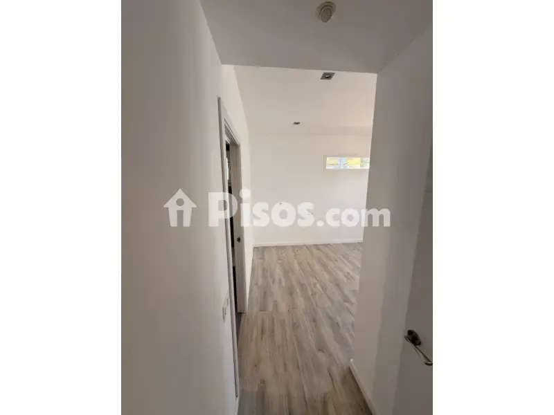 Esik - New Flat with Pool in Creixell