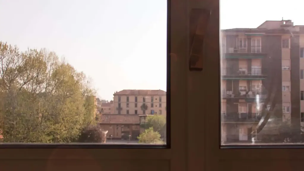 Pièces - Modern Studio with Balcony in Milan