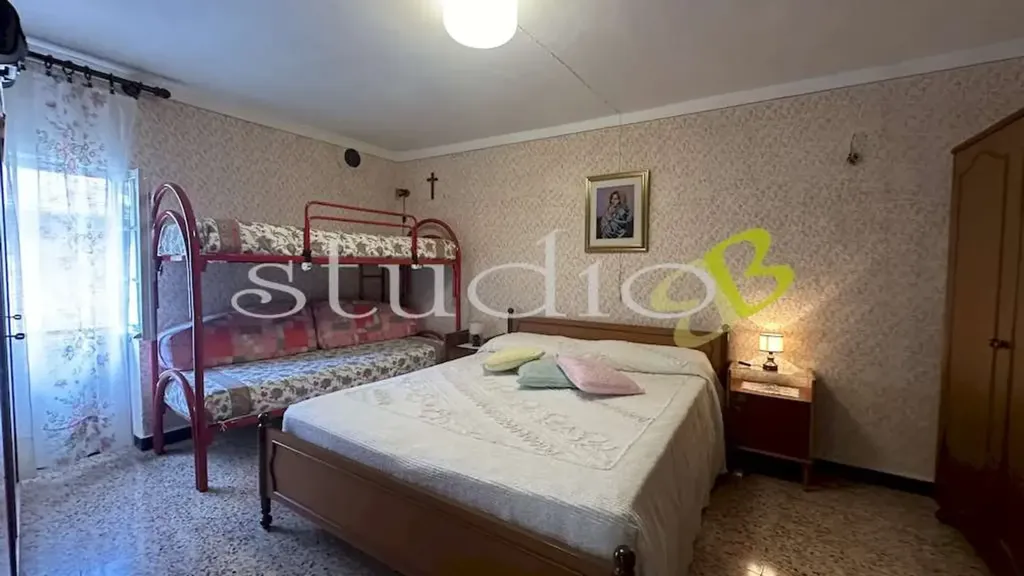 Magamistoad - Two-Storey Apartment with Valley View in Seborga