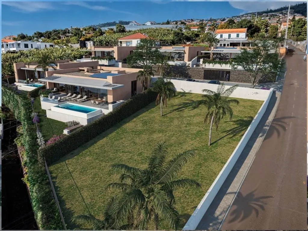 Õhuvaade - Luxury Villa with Moroccan Design in Calheta
