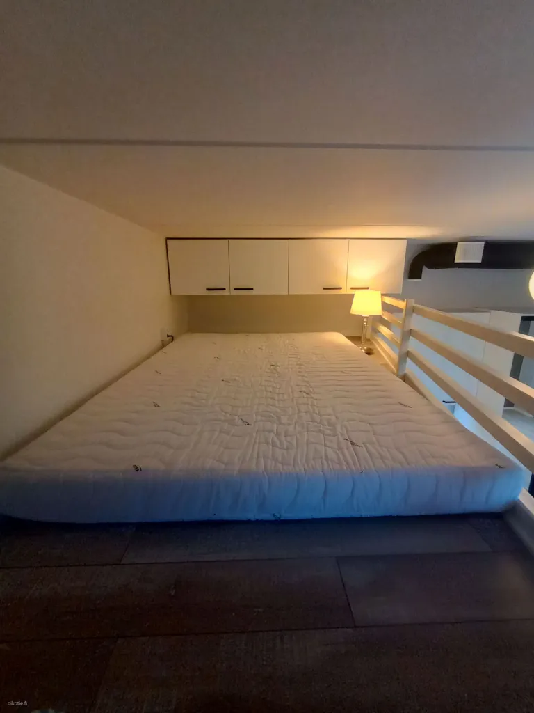 Magamistoad - Modern Loft with Balcony in Kivistö, Vantaa