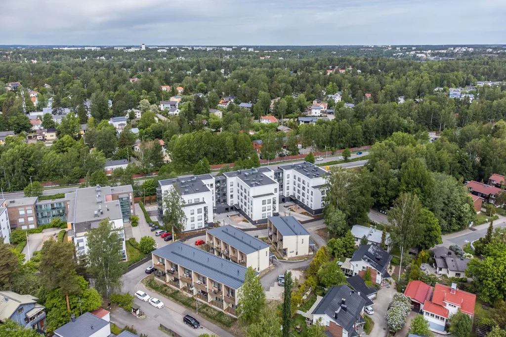 Õhuvaade - Compact Triplex with Balcony in Vartiokylä, Helsinki