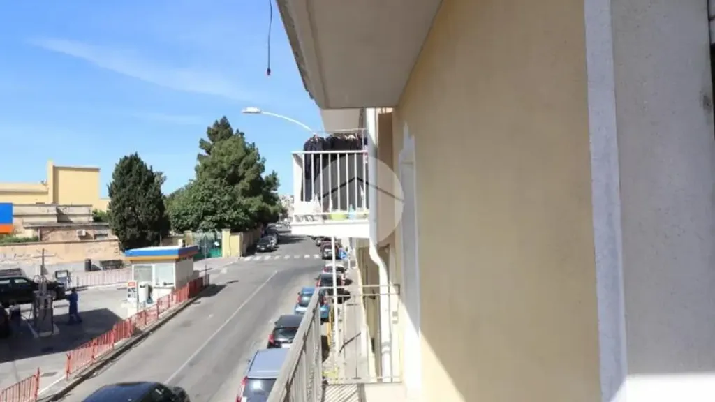 Balcon - Armed Trilocale with Balconies in Cagliari