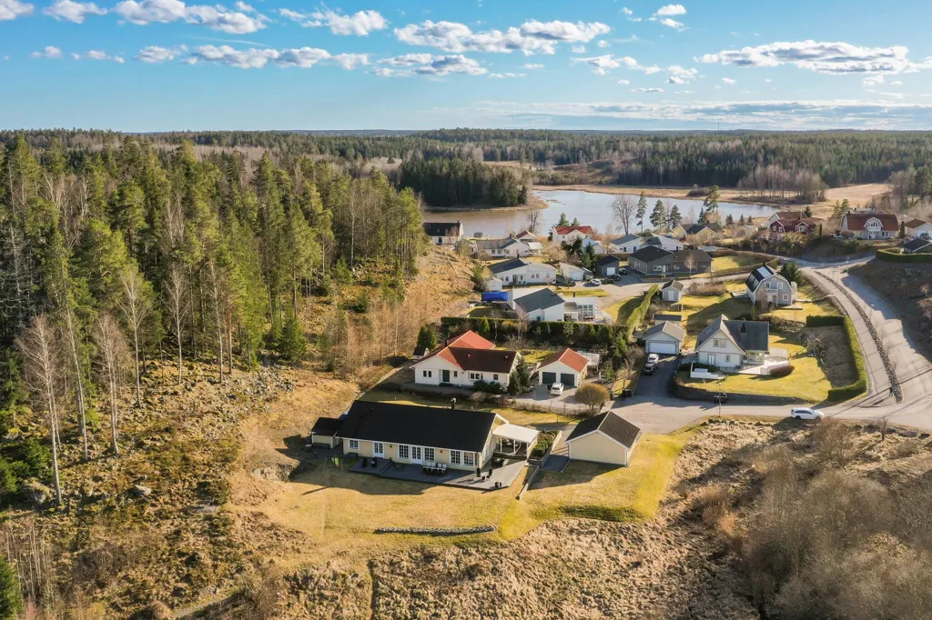 Vue aérienne - 1-Plan Villa with Mälaren View in Sundsvik