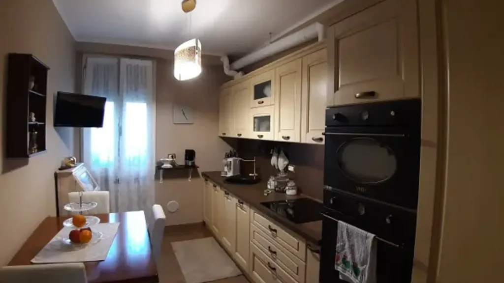 Cucina - Rearranged Apartment with Balcony in Guastalla