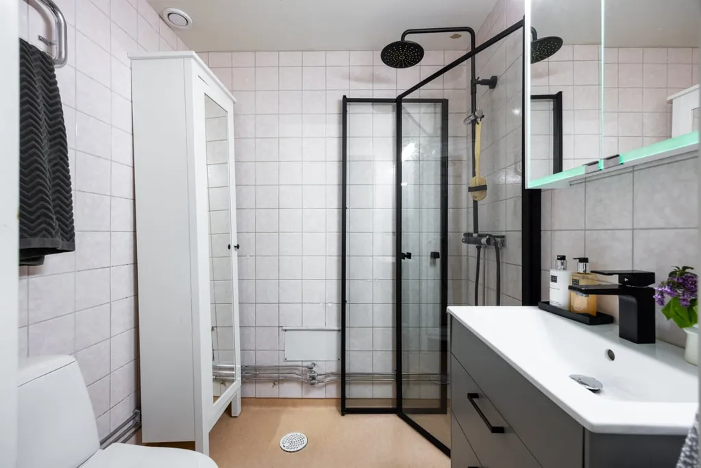 Salles de bain - Renovated Flat with Balcony in Gubberoparken