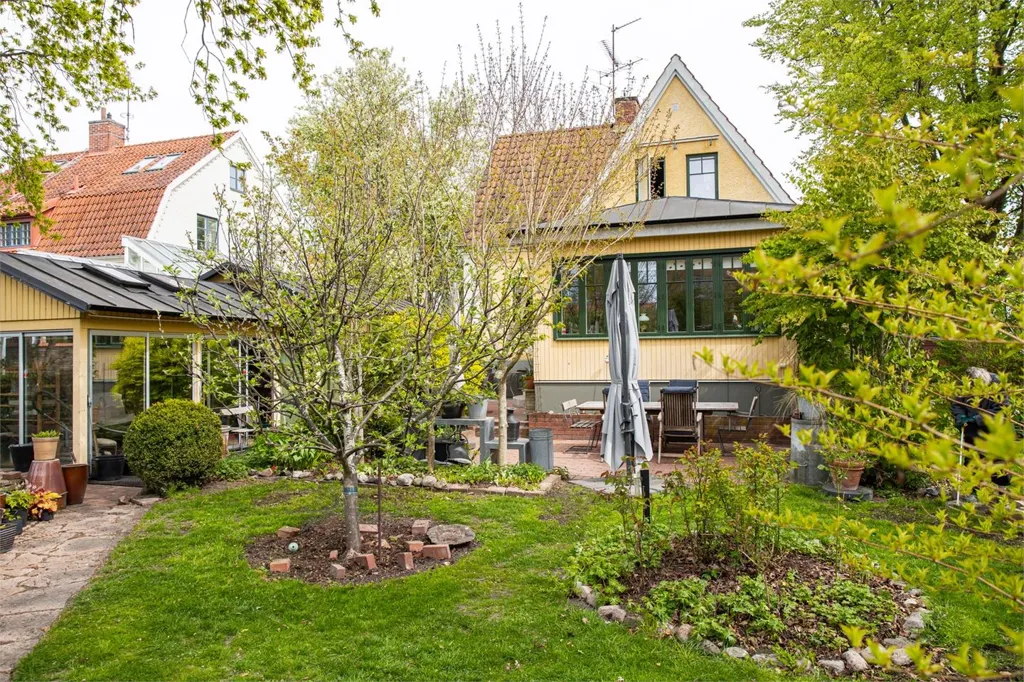 Giardino - Villa with 5 Bedrooms in Lund