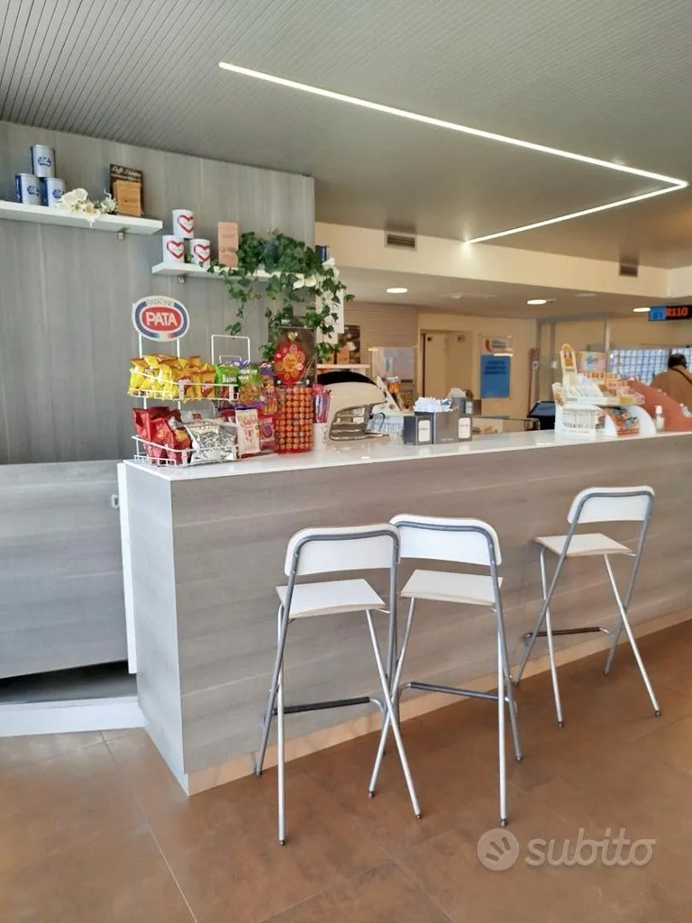 Pièces - Commercial Bar in Polyclinic Centre, Tencarola