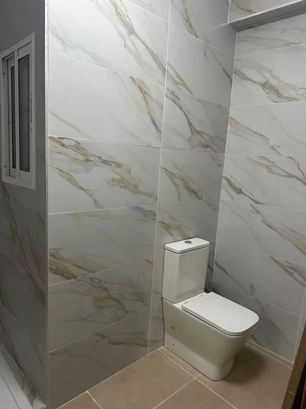 Salles de bain - Furnished Flat with Balcony in San Roque