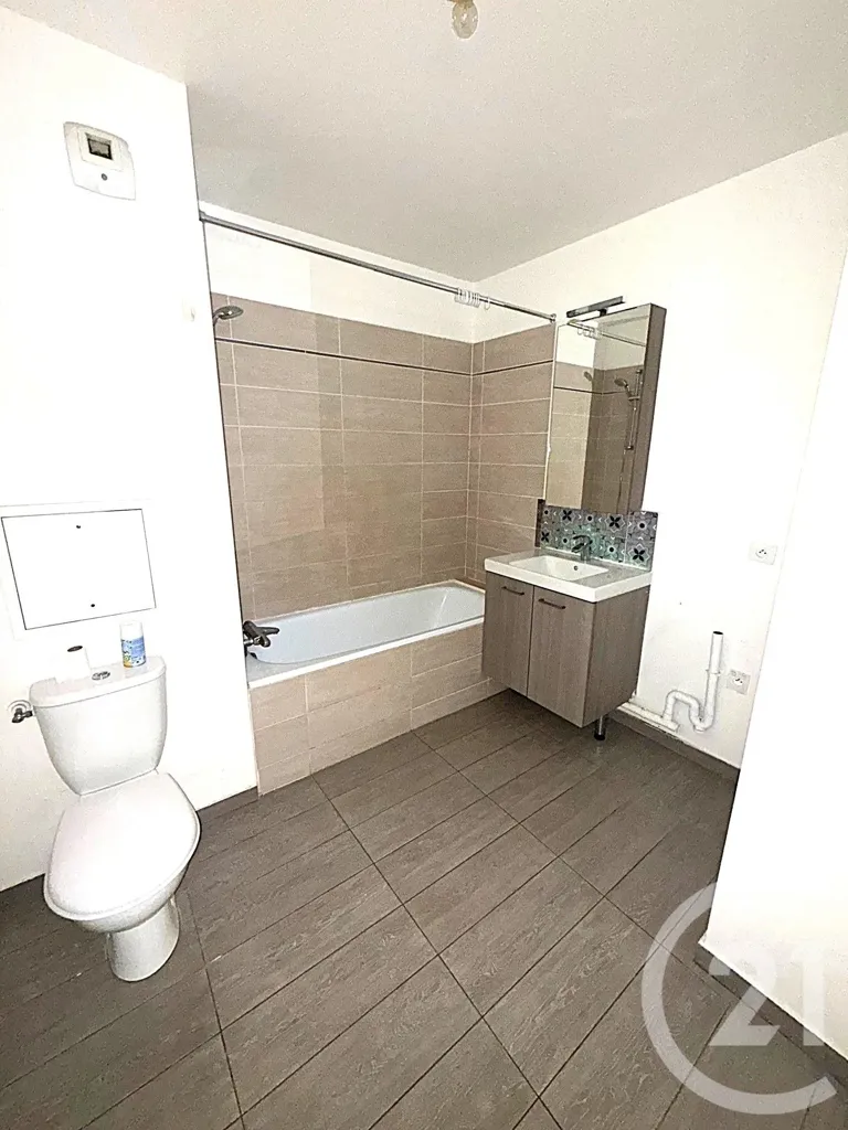 Salles de bain - Appartement F2 avec Terrasse à Bezons