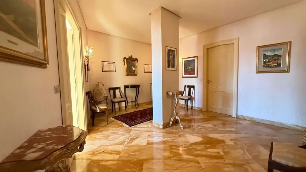 Appartement 10 pièces à IT