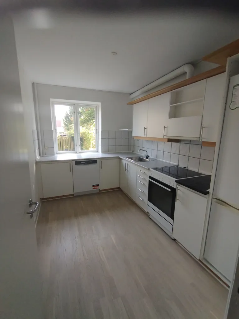 Köök - Renovated Flat with Balcony in Odense C