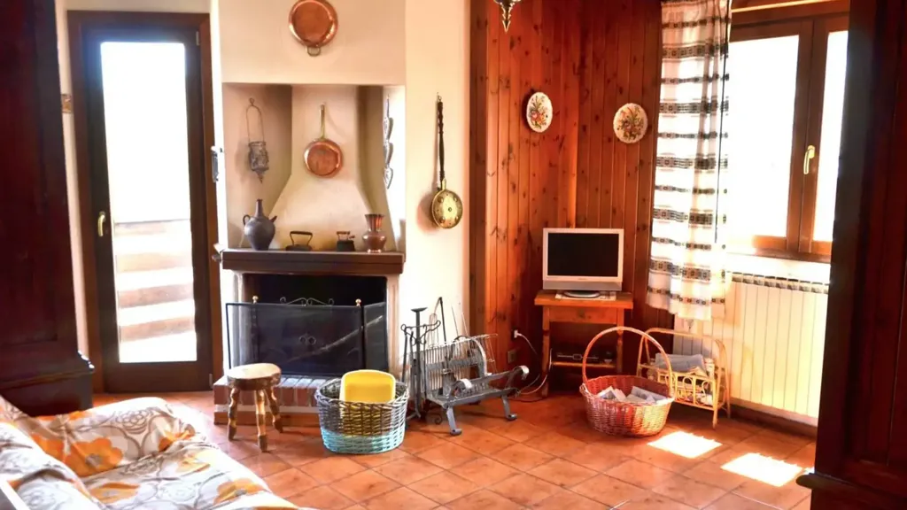 Elutuba - Three-Bedroom Apartment with Balconies in Ovindoli
