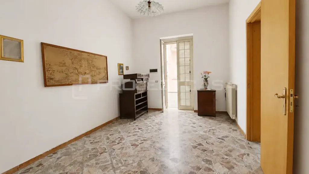 Esik - Independent House with Garden in Scorrano
