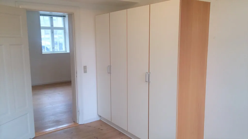 Pièces - Apartment with Dishwasher in Quiet Street