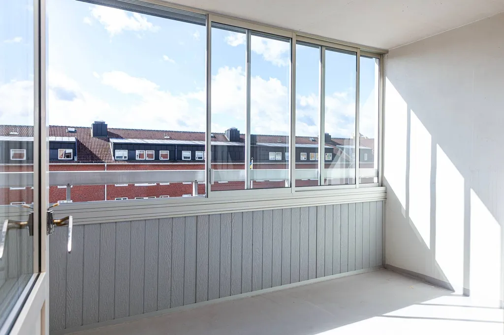Balcon - Renovated Flat with Balcony in Central Area