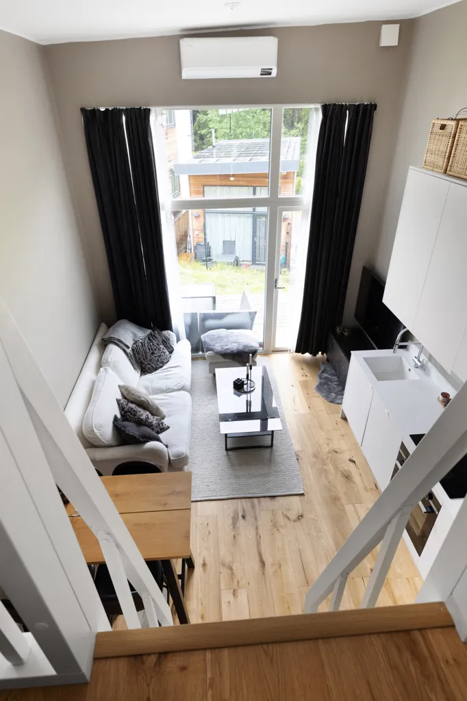 Séjour - Attic Flat with Balcony in Törnskogen
