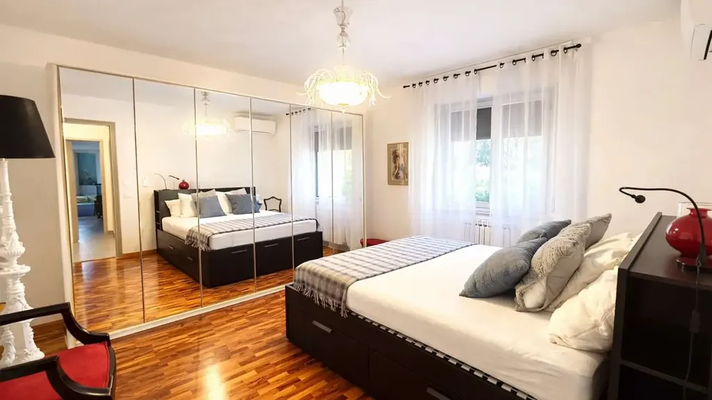 Chambres - Quadrilocale with Private Garden in Sirmione
