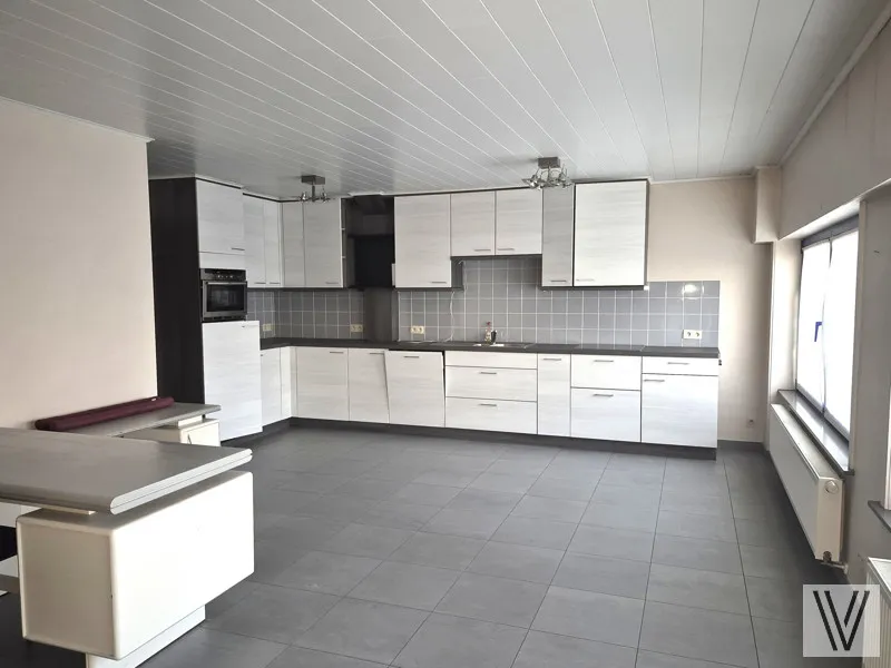 Cuisine - Magasin Central à Izegem avec Appartement