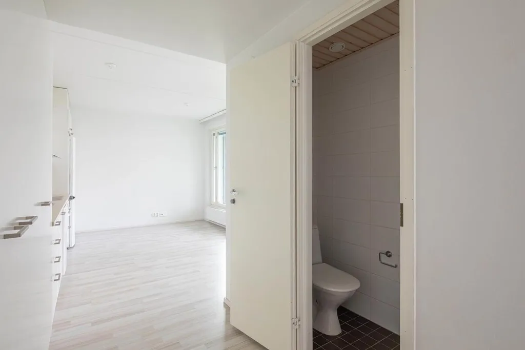Vannitoad - Spacious Apartment with Balcony in Suurpelto, Espoo