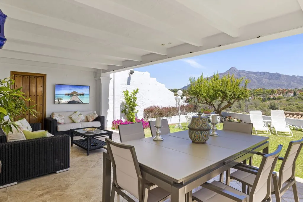 Terrace - Luxury Townhouse with Pool in Marbella