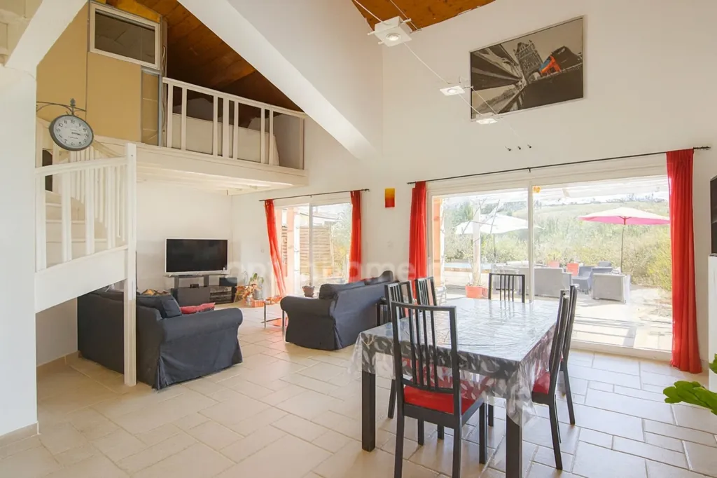 Séjour - Maison Contemporaine avec Piscine sur les Hauteurs d'Auch