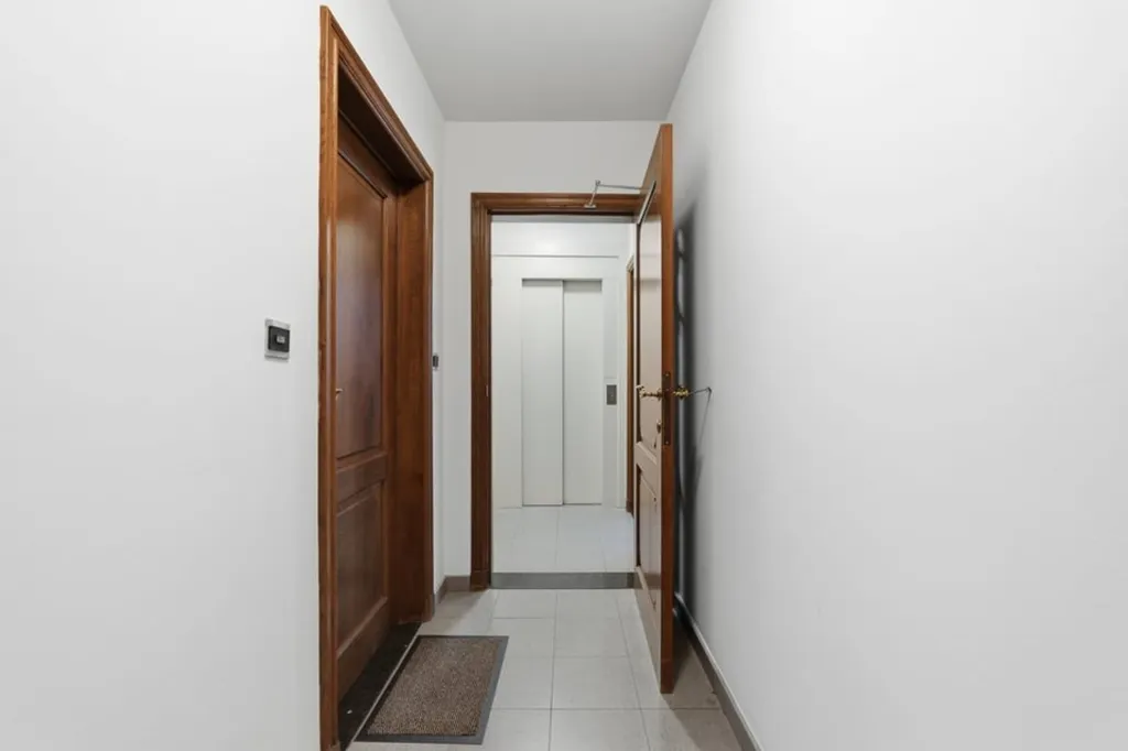Esik - Bright Flat with Garden Access in Sint-Truiden