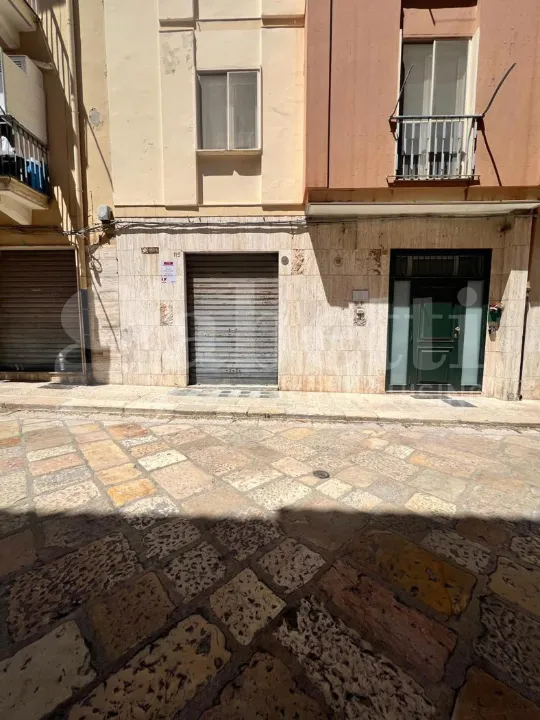 Esterno - Commercial Shop in Central Barletta