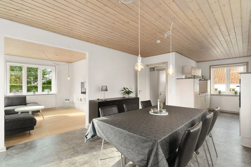 5-toaline maja asukohas Aulum