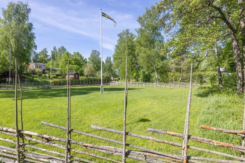 Giardino - Charming Cottage with Forest Glade in Ängsholmen