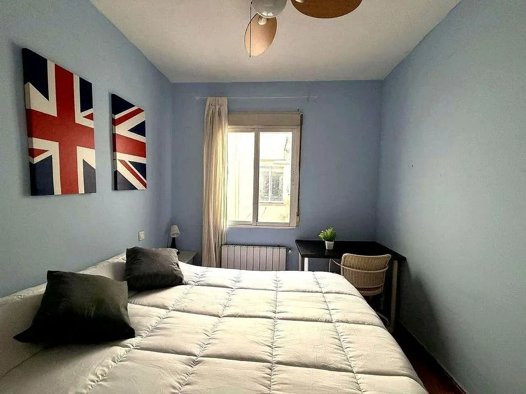 Modern Flat with Balcony in Argüelles, Madrid