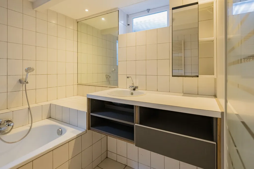 Salles de bain - Sustainable Dijkwoning with Sluice View in Spaarndam