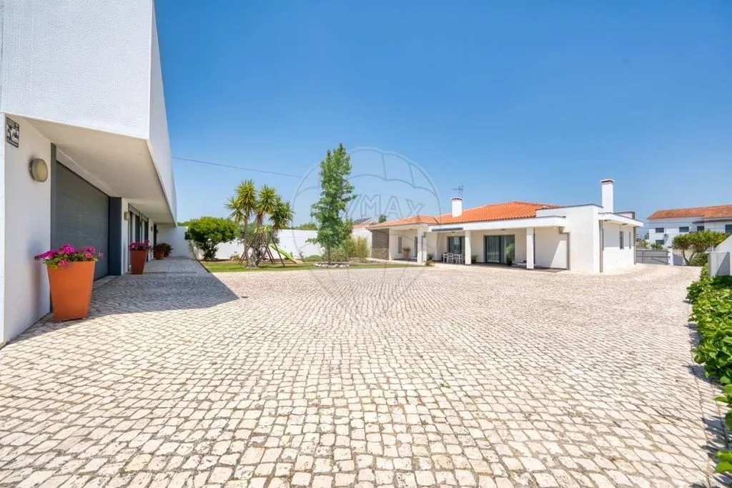 Välivaade - Luxury Villa with Extensive Land in Torres Novas
