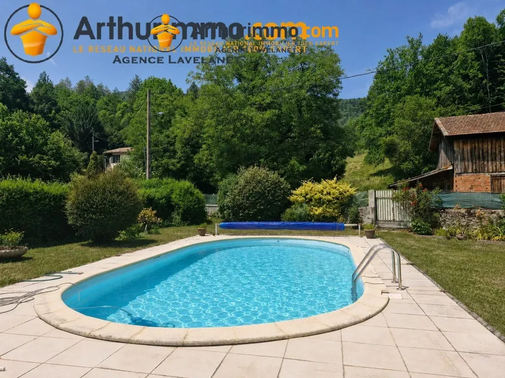 Piscine - Maison de Caractère avec Piscine et Jardin à Lavelanet