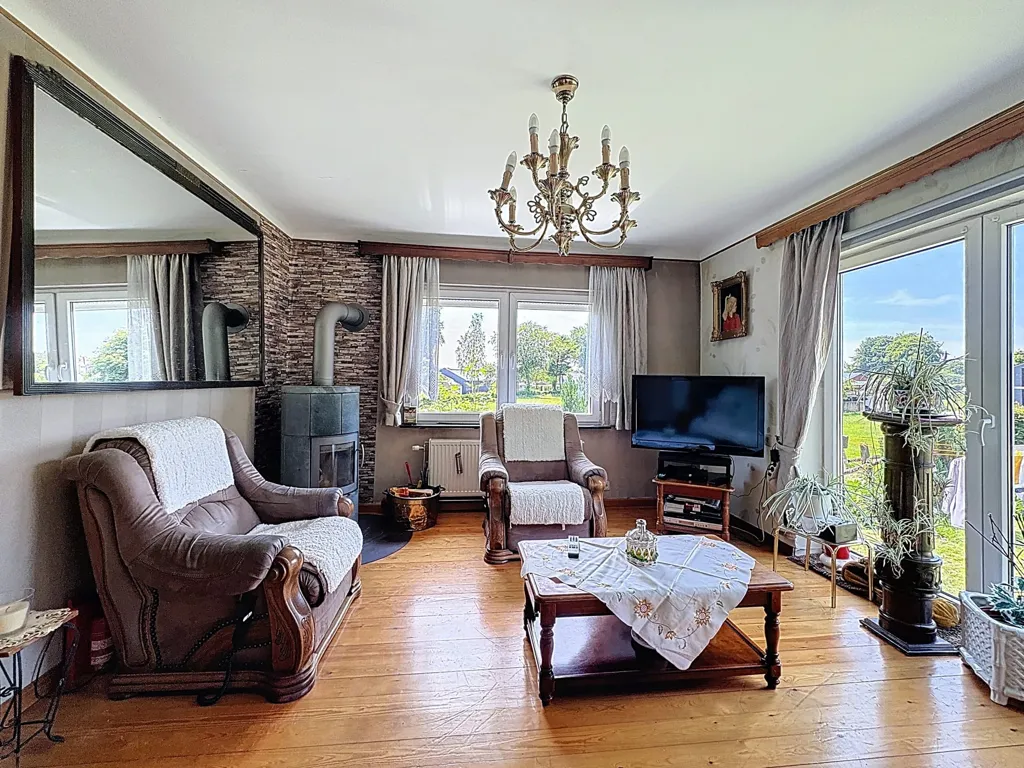 4-bedroom house in Bullange