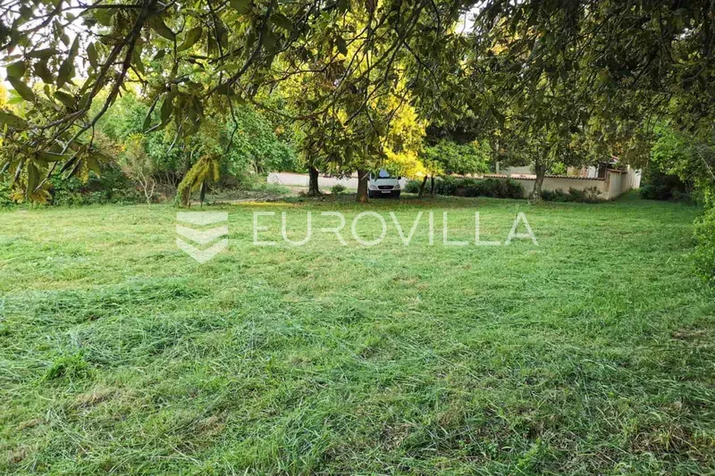 Jardin - Urban Plot with Sea View in Ližnjan
