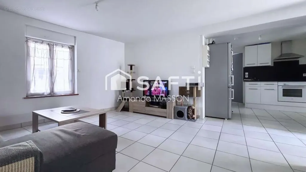 Séjour - Immeuble avec 3 Appartements à Saint-Rémy-sur-Avre