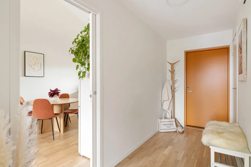 Entrée - Modern 2-Bedroom Flat with Balcony in Sola