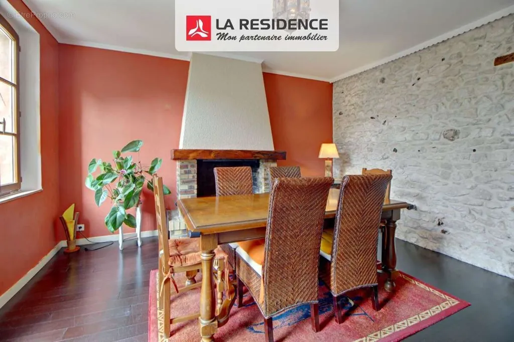 5-toaline maja asukohas Courcelles-Sur-Seine