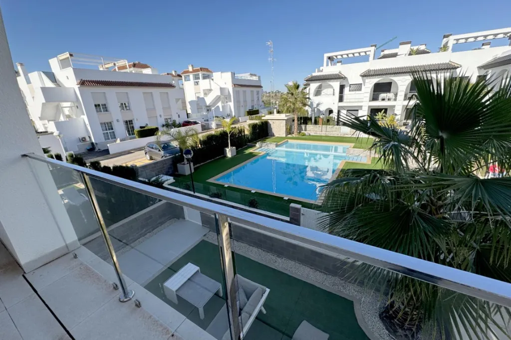 Rõdu - Modern Apartment with Rooftop Solarium in Ciudad Quesada