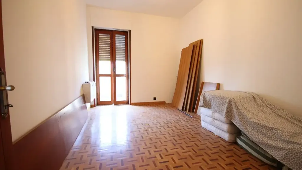 Magamistoad - Quadrilocale with Balcony in Monza